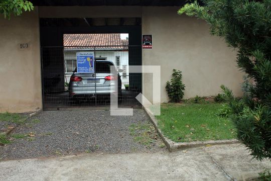Fachada de casa à venda com 2 quartos, 210m² em Scharlau, São Leopoldo