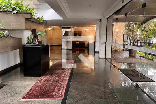 Área comum de apartamento para alugar com 3 quartos, 480m² em Pacaembu, São Paulo