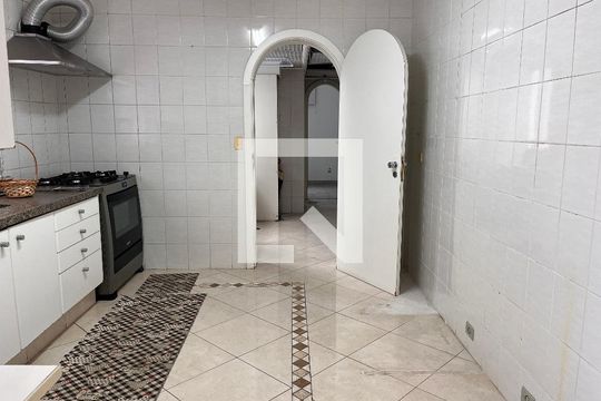 Cozinha de apartamento para alugar com 3 quartos, 480m² em Pacaembu, São Paulo