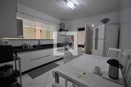 Cozinha de casa à venda com 3 quartos, 200m² em Vila Mazzei, São Paulo