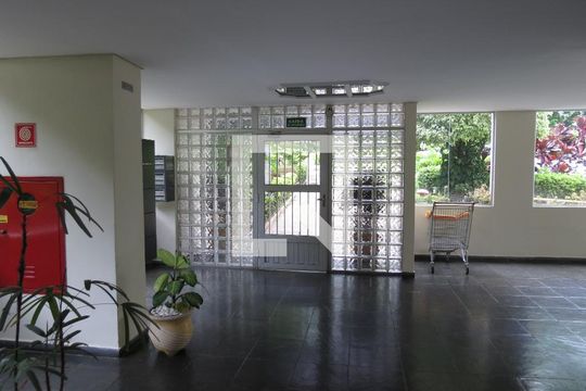 Hall de Entrada de apartamento à venda com 2 quartos, 64m² em Jardim Peri, São Paulo