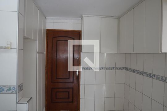 Cozinha de apartamento para alugar com 3 quartos, 80m² em Jardim Umuarama, São Paulo
