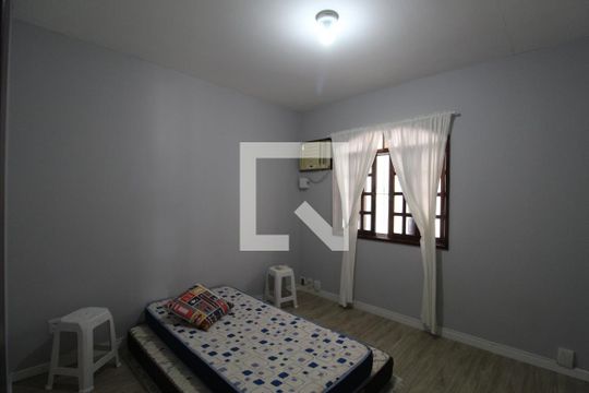 Quarto  de casa para alugar com 3 quartos, 298m² em Freguesia (jacarepaguá), Rio de Janeiro