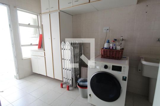 Área de serviço de casa para alugar com 3 quartos, 298m² em Freguesia (jacarepaguá), Rio de Janeiro