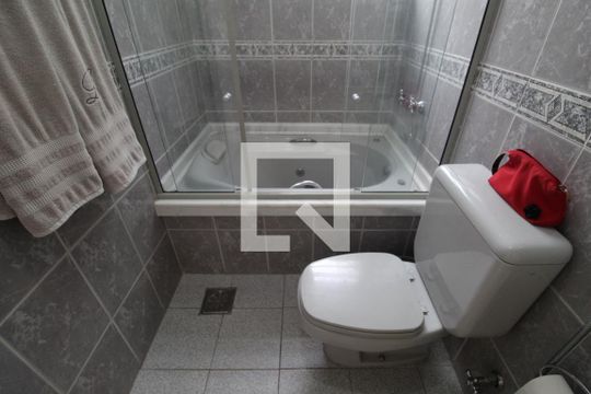 Banheiro da suíte 1 de casa para alugar com 3 quartos, 298m² em Freguesia (jacarepaguá), Rio de Janeiro