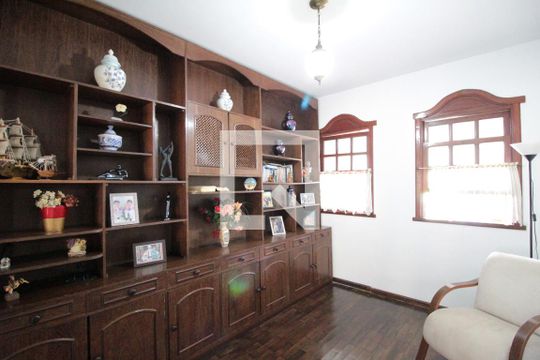 Biblioteca de casa para alugar com 4 quartos, 326m² em Castelo, Belo Horizonte