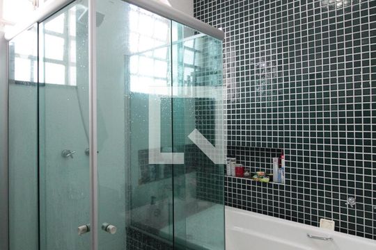 Banheiro da Suite de casa para alugar com 4 quartos, 326m² em Castelo, Belo Horizonte