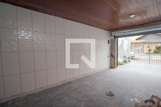 Garagem de casa à venda com 2 quartos, 140m² em Chácara Inglesa, São Paulo
