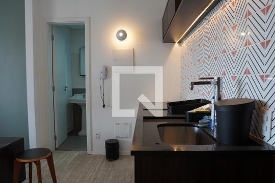Cozinha de kitnet/studio para alugar com 1 quarto, 30m² em Sumarezinho, São Paulo