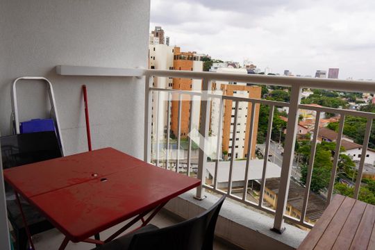 Varanda de kitnet/studio para alugar com 1 quarto, 30m² em Sumarezinho, São Paulo