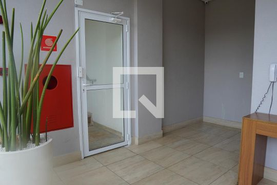 Hall de kitnet/studio para alugar com 1 quarto, 30m² em Sumarezinho, São Paulo