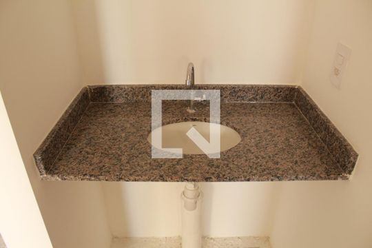 Banheiro de apartamento à venda com 2 quartos, 35m² em Várzea da Barra Funda, São Paulo