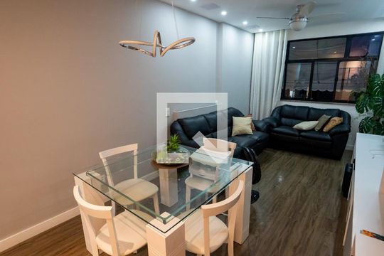 Sala de apartamento à venda com 2 quartos, 70m² em Santa Rosa, Niterói