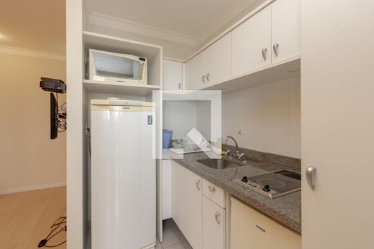 Cozinha de apartamento para alugar com 2 quartos, 45m² em Nova Piraju, São Paulo
