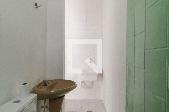 Banheiro de casa para alugar com 1 quarto, 21m² em Jardim Helena, São Paulo
