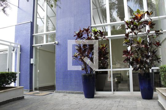 Entrada Social de apartamento à venda com 2 quartos, 72m² em Jardim Paulista, São Paulo