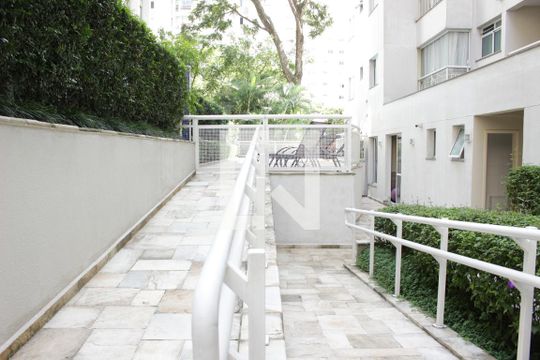 Rampa de Acesso a Piscina de apartamento à venda com 2 quartos, 72m² em Jardim Paulista, São Paulo
