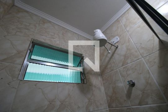Chuveiro de casa para alugar com 1 quarto, 50m² em Santo Amaro, São Paulo