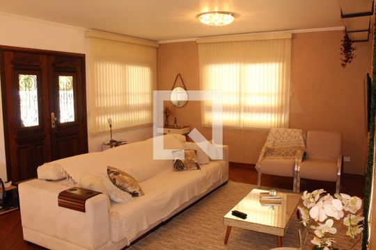 Casa de Condomínio para alugar com 3 quartos, 450m² em Parque Frondoso, Cotia