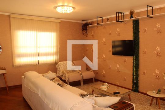 Sala de casa de condomínio para alugar com 3 quartos, 450m² em Parque Frondoso, Cotia