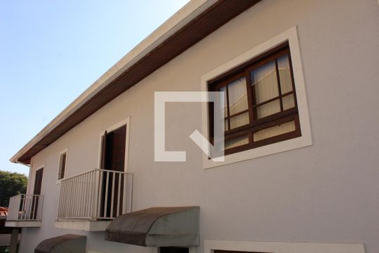 Área externa   de casa de condomínio para alugar com 3 quartos, 450m² em Parque Frondoso, Cotia
