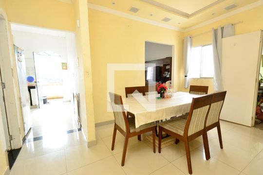 Sala jantar casa2 de casa à venda com 8 quartos, 89m² em Jardim Vitória, Belo Horizonte