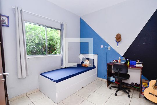 Quarto casa1 de casa à venda com 8 quartos, 89m² em Jardim Vitória, Belo Horizonte