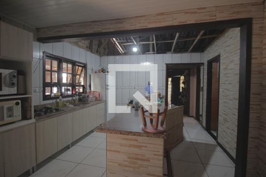 Cozinha de casa à venda com 3 quartos, 670m² em Olaria, Canoas