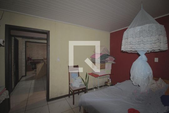 Sala de casa à venda com 3 quartos, 670m² em Olaria, Canoas