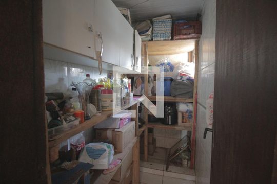 Depósito de casa à venda com 3 quartos, 670m² em Olaria, Canoas