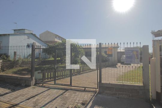 Fachada de casa à venda com 3 quartos, 670m² em Olaria, Canoas