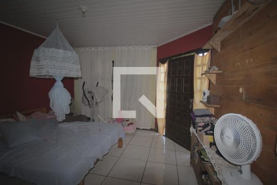 Sala de casa à venda com 3 quartos, 670m² em Olaria, Canoas