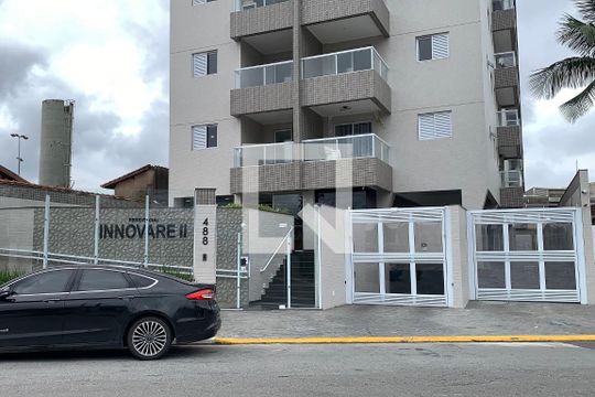 Fachada de apartamento para alugar com 2 quartos, 57m² em Nova Mirim, Praia Grande