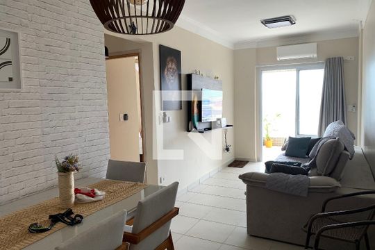 Sala de apartamento para alugar com 2 quartos, 57m² em Nova Mirim, Praia Grande