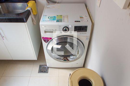 ÁREA DE SERVIÇO de casa de condomínio à venda com 2 quartos, 240m² em Parque Taquaral, Campinas