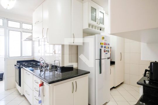Cozinha de apartamento para alugar com 3 quartos, 85m² em Santa Maria, São Caetano do Sul