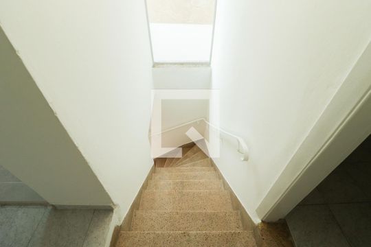 Escada de casa para alugar com 2 quartos, 60m² em Jardim São Paulo(zona Norte), São Paulo