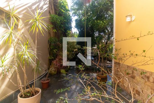 Vista do Quarto 1 de casa à venda com 5 quartos, 360m² em Itaipu, Niterói