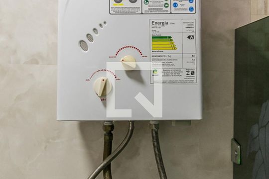 Banheiro Social - Aquecedor de apartamento à venda com 3 quartos, 270m² em Penha, Rio de Janeiro