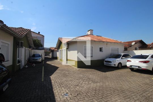 Área comum de casa de condomínio à venda com 2 quartos, 60m² em Niterói, Canoas