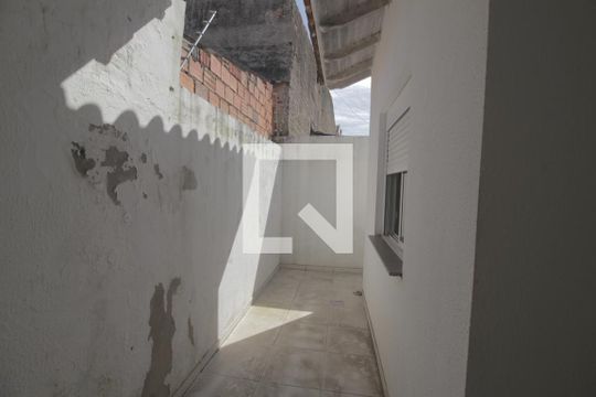 Área externa de casa de condomínio à venda com 2 quartos, 60m² em Niterói, Canoas