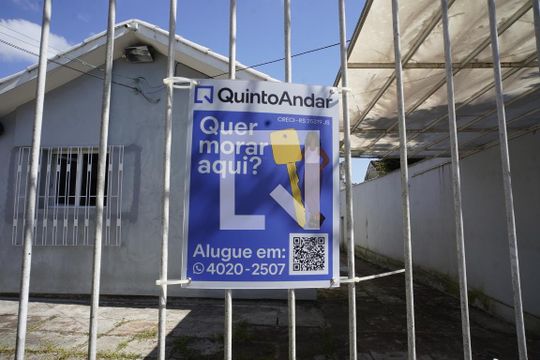 Fachada de casa à venda com 3 quartos, 167m² em Jardim Itu, Porto Alegre