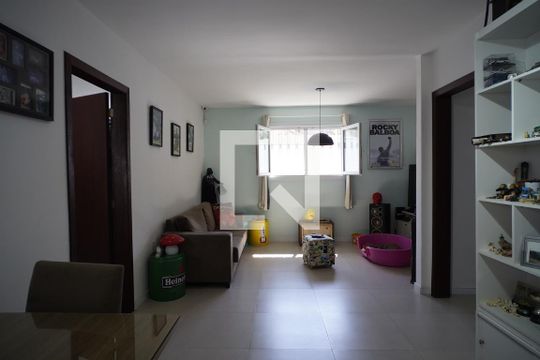 Casa à venda com 3 quartos, 167m² em Jardim Itu, Porto Alegre