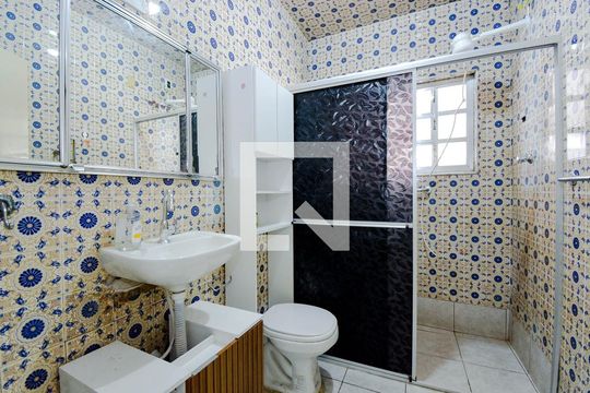 Banheiro de casa à venda com 2 quartos, 130m² em Cidade Maia, Guarulhos