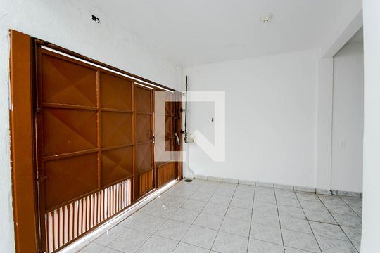 Garagem de casa à venda com 2 quartos, 130m² em Cidade Maia, Guarulhos