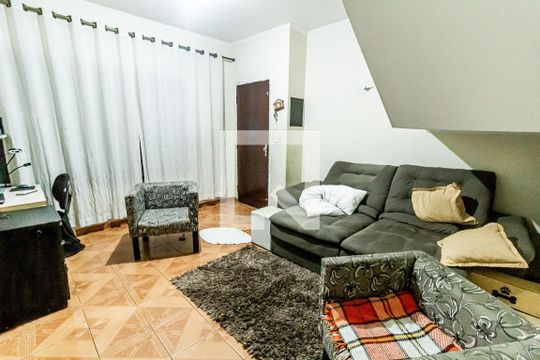 Casa à venda com 3 quartos, 190m² em Utinga, Santo André