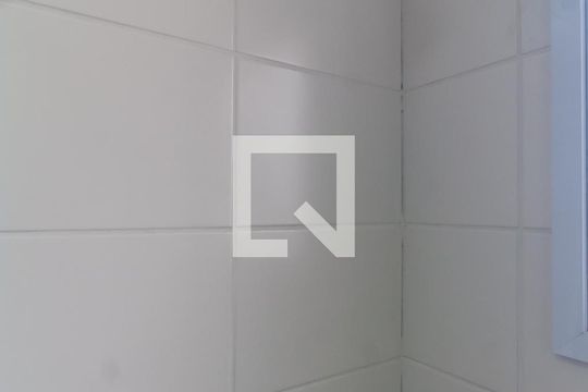 Banheiro de apartamento para alugar com 2 quartos, 39m² em Vila Tolstoi, São Paulo