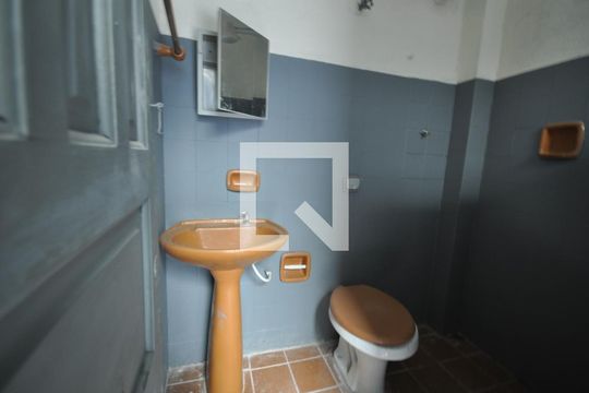 Banheiro de casa para alugar com 2 quartos, 120m² em Jaçanã, São Paulo