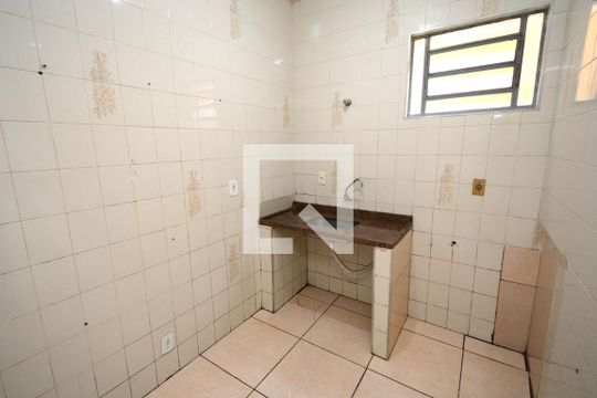 Cozinha e Área de Serviço de casa para alugar com 1 quarto, 32m² em Jardim Satélite, São Paulo