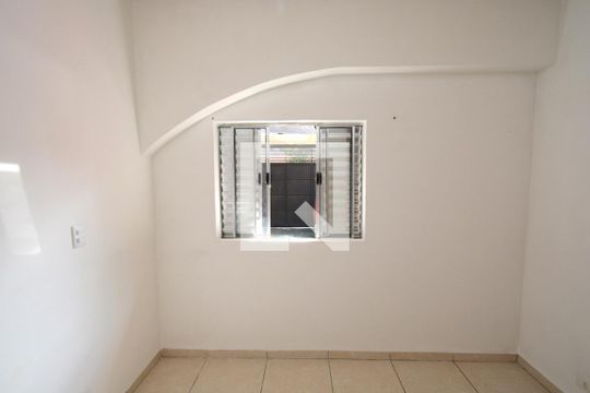Quarto de casa para alugar com 1 quarto, 32m² em Jardim Satélite, São Paulo
